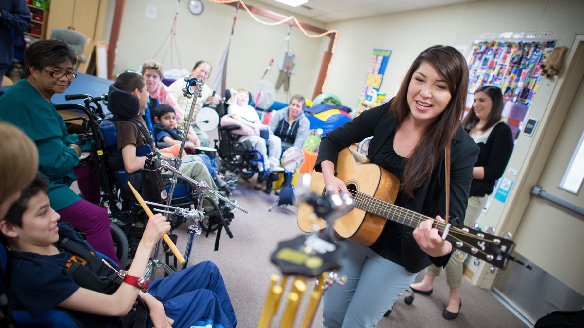 content.field_image.alt